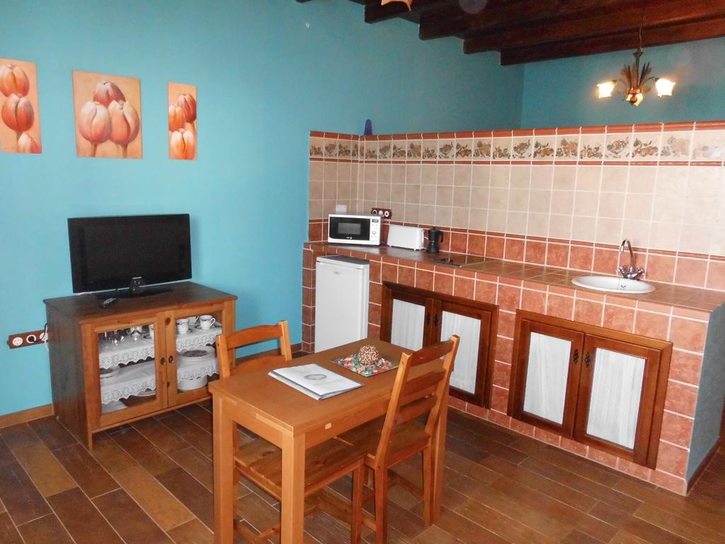 Apartamentos Trinidad Alange Pokoj fotografie