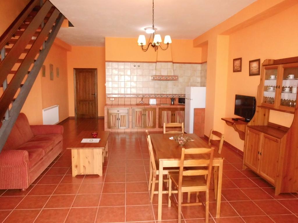Apartamentos Trinidad Alange Pokoj fotografie